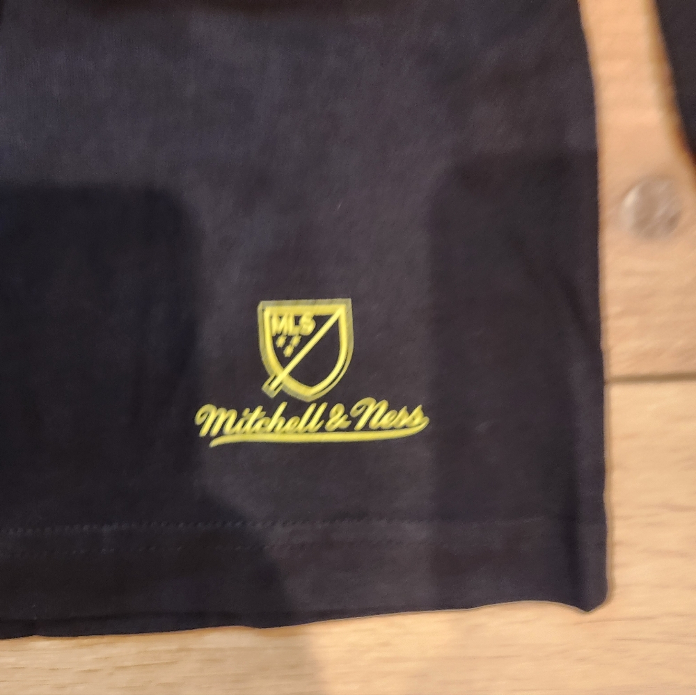 Men's Mitchell & Ness Black Minnesota United FC  Long Sleeve T-Shirt ...… - Picture 6 of 7